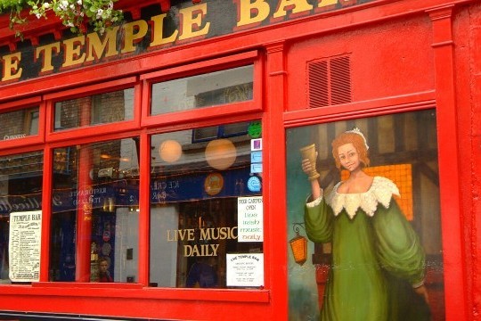 6 Night Irish Pub and Folk Tour from $461 pps - Car Rental Included (Save 15%).
