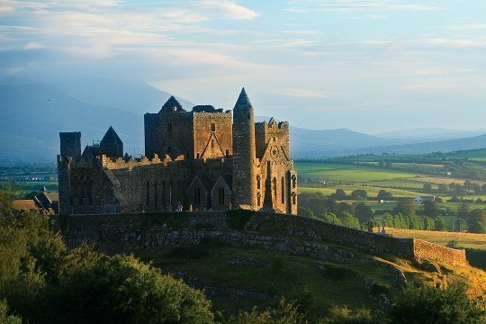 7 Night Best of Ireland with Rock of Cashel from $536 pps incl Car Rental - Save 15%